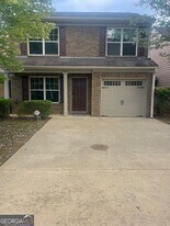 312 Lauren Dr in Fairburn, GA - Building Photo