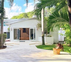 2301 S Miami Ave in Miami, FL - Building Photo