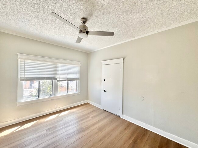 194 W 41st Pl in Los Angeles, CA - Building Photo - Building Photo