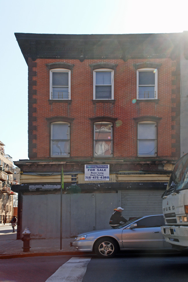 648 Myrtle Ave in Brooklyn, NY - Building Photo - Building Photo