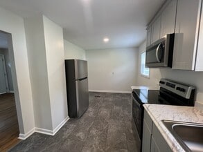 1722 Brent Rd in Browns Summit, NC - Building Photo - Building Photo