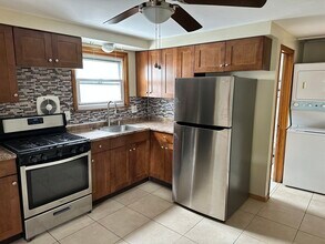 15 Sidney St, Unit Second Floor in Lodi, NJ - Building Photo - Building Photo