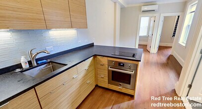 98 Myrtle St in Boston, MA - Building Photo - Building Photo