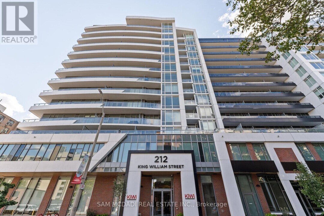 212 King William St in Hamilton, ON - Building Photo