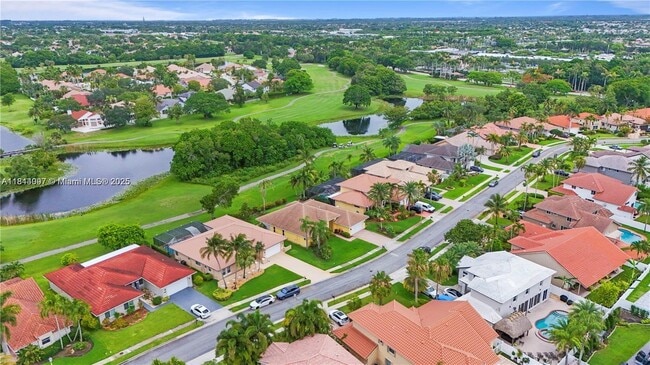720 Cypress Pointe Dr W in Pembroke Pines, FL - Building Photo - Building Photo