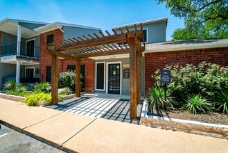 Chesapeake Apartments in Austin, TX - Building Photo - Building Photo
