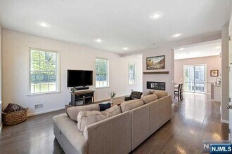 26 Roosevelt Dr in Wood Ridge, NJ - Building Photo - Building Photo