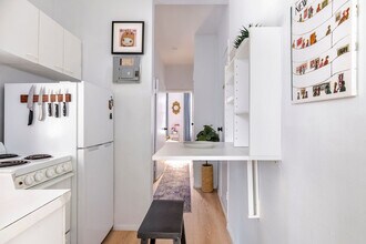 104 MacDougal St in New York, NY - Building Photo - Building Photo