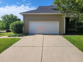 Large 3 BR Townhome/Condo - Available mid June in West Lafayette, IN - Building Photo - Building Photo