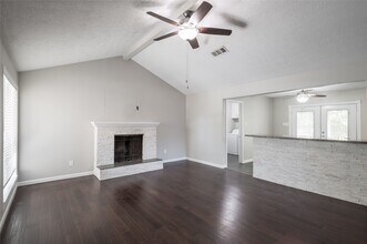 809 Newport Blvd in League City, TX - Building Photo - Building Photo