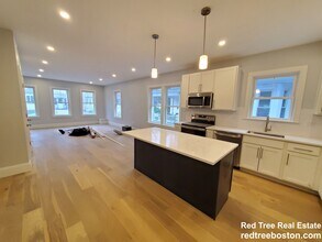 55 Fairbanks St, Unit 1 in Boston, MA - Building Photo - Building Photo