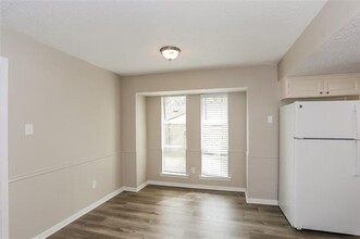 1108 Shadywood Ln in Desoto, TX - Building Photo - Building Photo