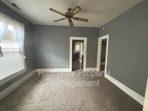 212 SE Mosher Ave in Roseburg, OR - Building Photo - Building Photo