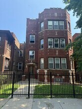 8053 S Champlain Ave in Chicago, IL - Building Photo - Building Photo