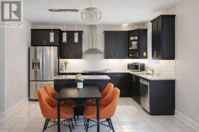 945 Farmstead Dr in Milton, ON - Building Photo - Building Photo