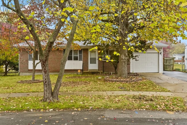 1510 Burning Tree Dr in Florissant, MO - Building Photo - Building Photo