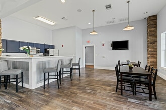 Diamond Club Apartments in Warrensburg, MO - Building Photo - Building Photo