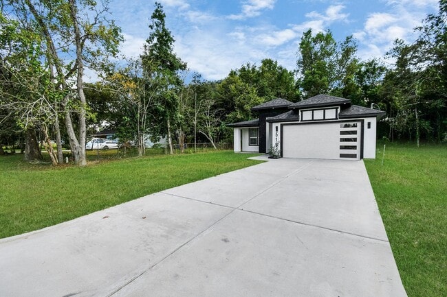 519 Lovers Ln in Dayton, TX - Building Photo - Building Photo