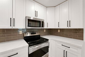 6341 NE 22nd Ave in Fort Lauderdale, FL - Building Photo - Building Photo