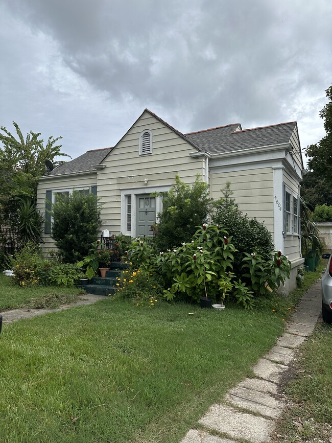 property at 4604 Jefferson Hwy