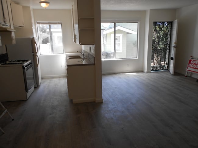 4702 W 17 th St in Los Angeles, CA - Building Photo - Building Photo