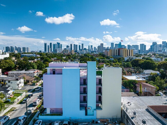 Pastel Apartments in Miami, FL - Foto de edificio - Building Photo