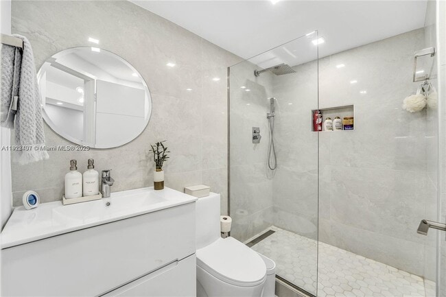 property at 999 Brickell Bay Dr