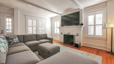 5403 Ventnor Ave, Unit 208 in Ventnor City, NJ - Building Photo - Building Photo