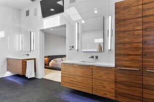 16831 Thomas Chapel Dr in Dallas, TX - Building Photo