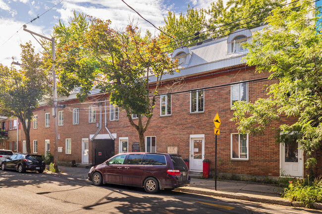 1559-1577 Logan Rue in Montréal, QC - Building Photo - Building Photo