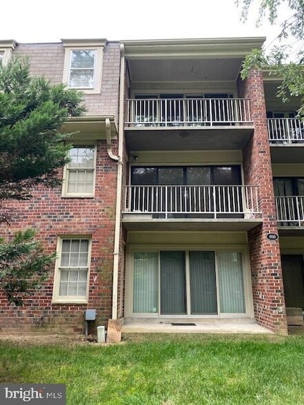6010 Westchester Park Dr, Unit T-2 in College Park, MD - Foto de edificio - Building Photo