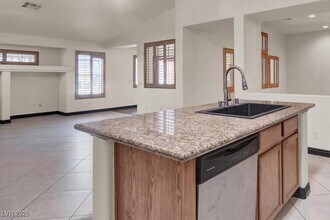8225 Cabin Springs Ave in Las Vegas, NV - Building Photo - Building Photo