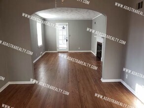 8410 55th Terrace in Mission, KS - Building Photo - Building Photo
