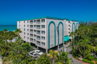 Sand Pebble Resort in Treasure Island, FL - Building Photo