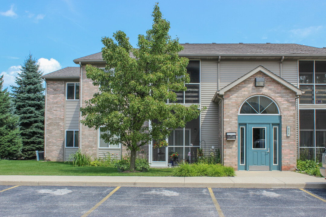 East Pointe Apartments in Valparaiso, IN - Building Photo