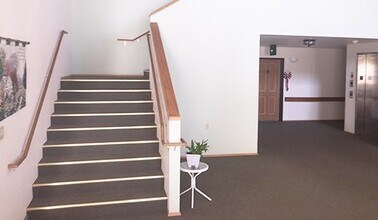 242 SW 3rd St in Madras, OR - Building Photo - Building Photo