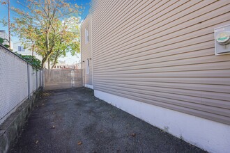 7 Doty Ave in Staten Island, NY - Building Photo - Building Photo