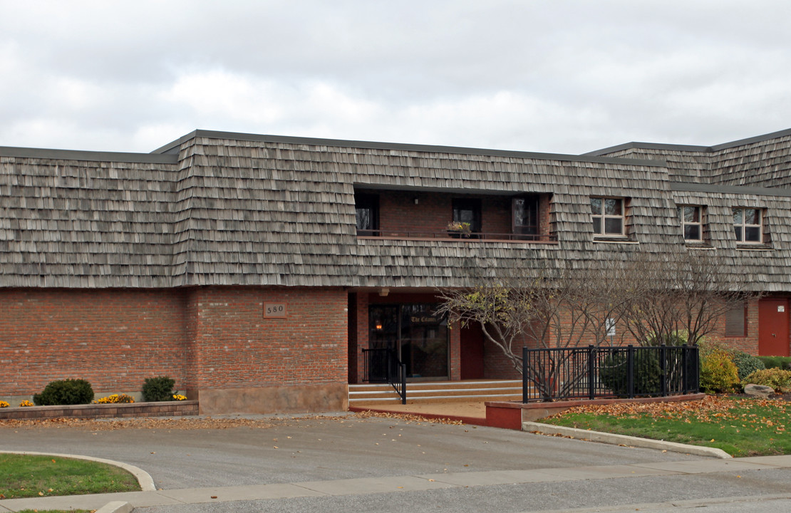 The Citadel in Whitby, ON - Building Photo