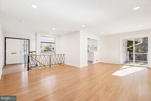 11138 Byrd Dr in Fairfax, VA - Building Photo