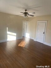 33 Landing Rd, Unit 2W in Glen Cove, NY - Building Photo - Building Photo