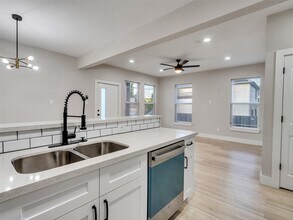 819 E 40th St in Houston, TX - Building Photo - Building Photo