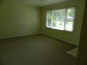 4060 Chilton Ct in Erie, PA - Building Photo - Building Photo