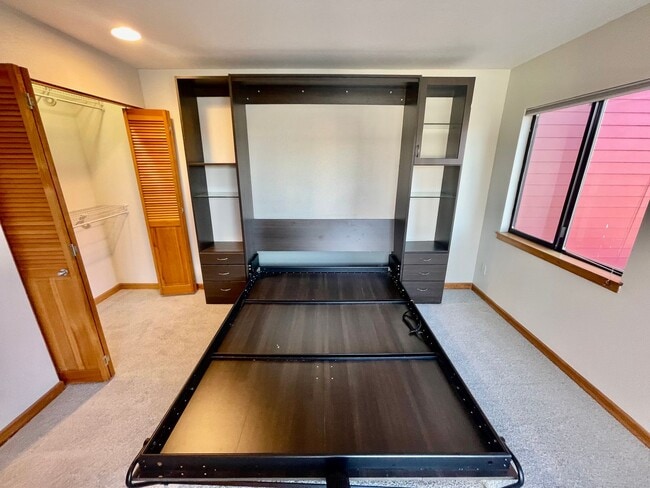 property at 910 NW Naito Pky