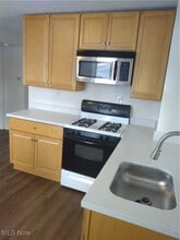 2435 Shirley Rd in Youngstown, OH - Building Photo - Building Photo