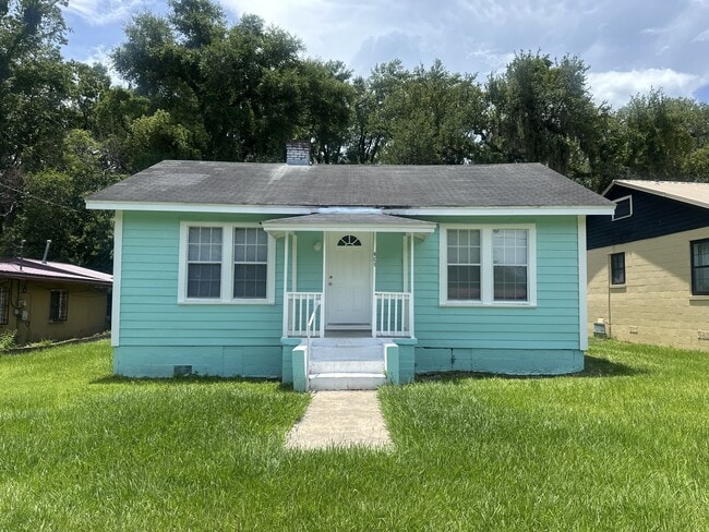 property at 406 Williams St