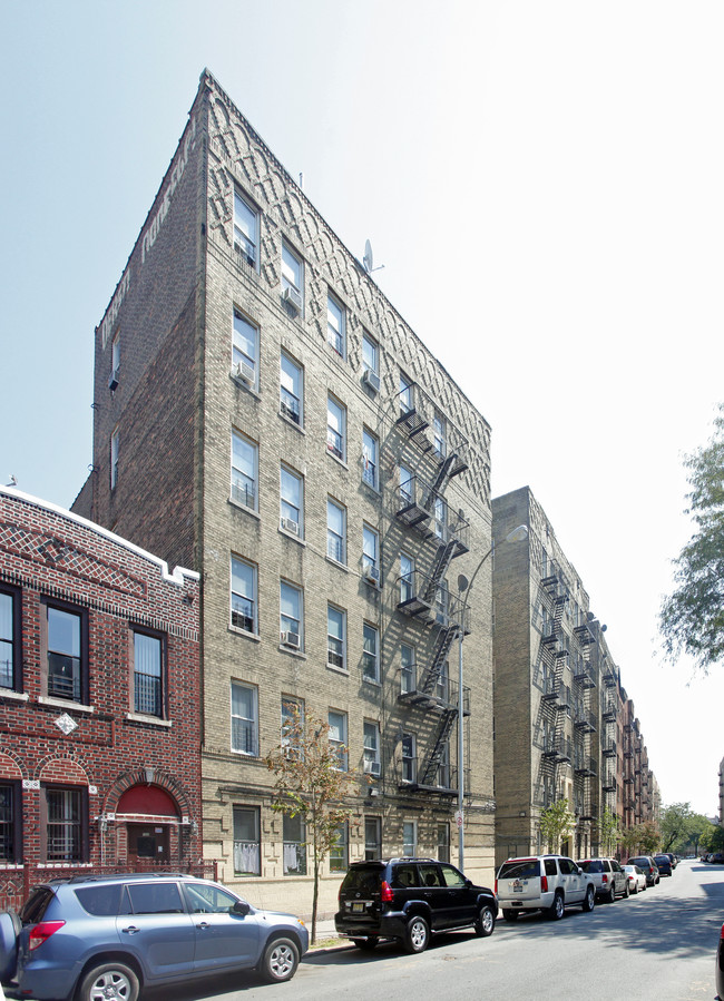 1546 Selwyn Ave in Bronx, NY - Foto de edificio - Building Photo