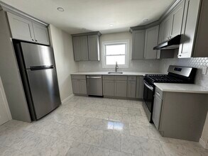 1018 Huguenot Ave, Unit Floor 2 in Staten Island, NY - Building Photo - Building Photo