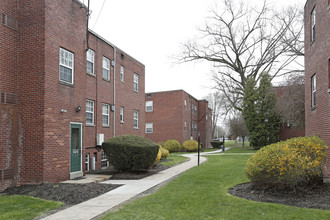 The Courtyards at Sewickley - South in Sewickley, PA - Building Photo - Building Photo