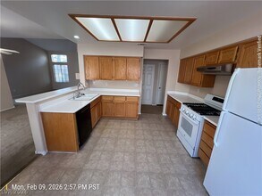 8010 Canto Ave in Las Vegas, NV - Building Photo - Building Photo
