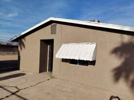 218 W Navajo Rd in Tucson, AZ - Building Photo